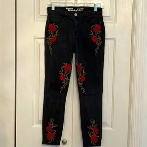 Hippie Laundry High Rise Embroidered Jeans - Washed Black Size 28/6